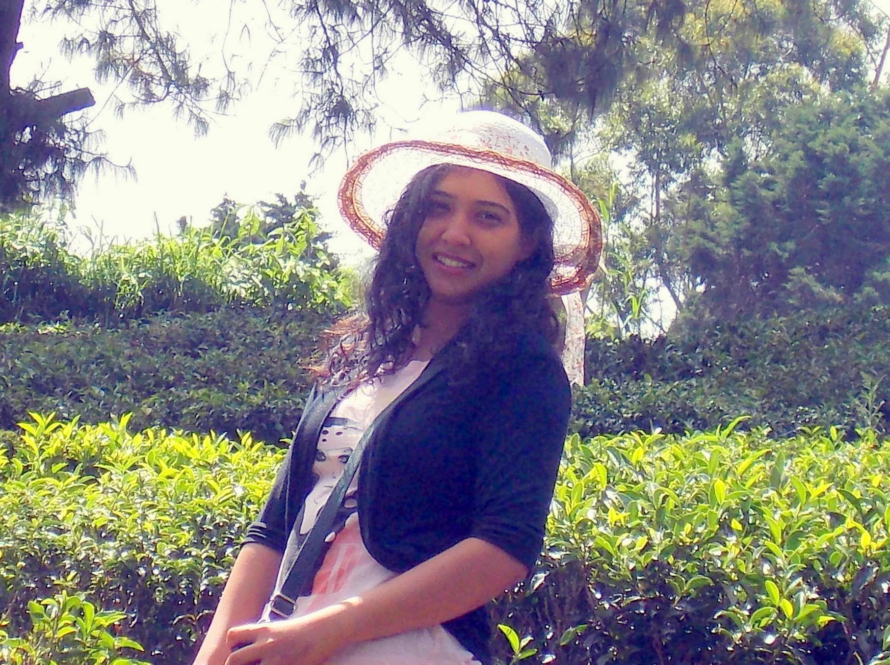 I am a Design Engineer who loves to Sing, loves to roam and Shopping ofcourse :)