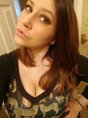 crystalbrokke's profile picture. 