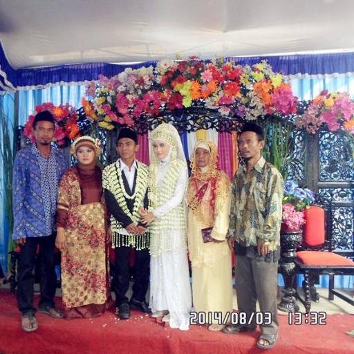 hazizah_hana's profile picture. salah satu amal yg tdk prnh terputus ialah anak solehah yg selalu mendo'akan orang tuanya.. love u ayah ibu...