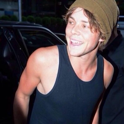 free follow from @stars_jpg , and it would be great if you could follow her!!! :)
