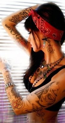 I used to be just a cat shifter then one night I was attacked by a vampire and changed..I am @beautyinthydark's familiar (18+ multi ship rp Mc)
