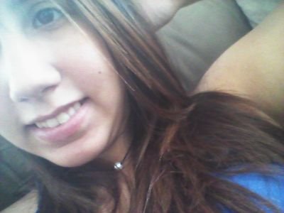 Soy una persona con virtudes y defectos que me hacen ser orgullosa de lo que soy =] 3