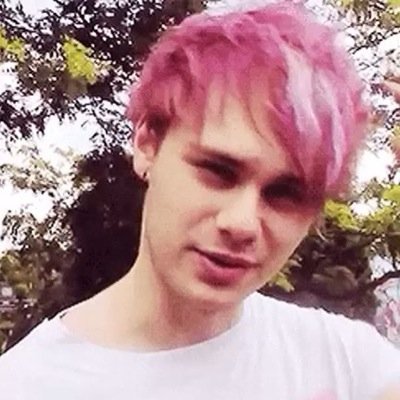 THIS IS AN ACCOUNT PURELY FOR THE USE OF VOTING FOR 5SOS. WE WILL WIN, KEEP VOTING & RT LOTS OF STUFF GUYSS IFB