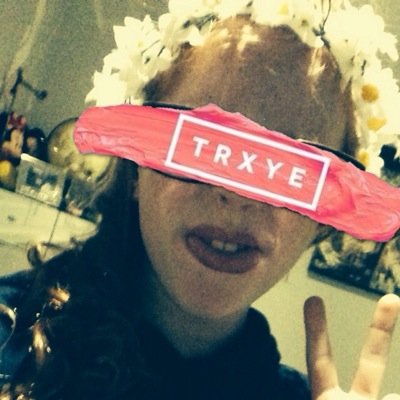 I cant imagine someone thinking about me, liking me, wanting me to like them.

If a guy were to tell me i was beautiful i would shit myself.