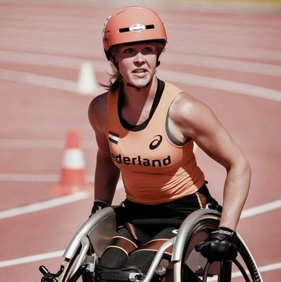 Paralympic athlete, 100m and 200m T34