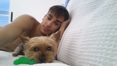 yeraykuskus's profile picture. Sustancia en este espacio.