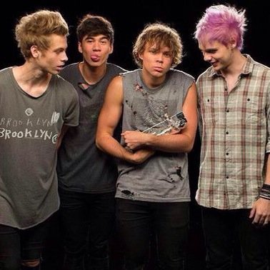 Free follow from @jadetan5sos Please RT/FAVE the link and tag calum