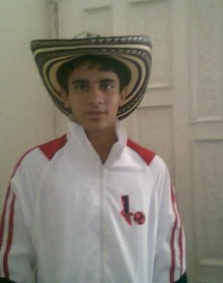 Jugador de futbol, estudiante de ing civil UPB, no me afano porque el tiempo de Dios es perfecto, 18 años/ Instagram Gustavo_R1704