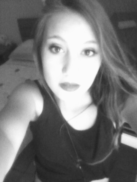 I feel something so right doing the right thing... I feel someone so right doing tge wrong thing...