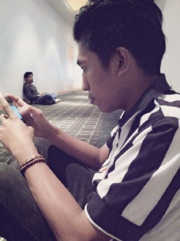 _nullaaa's profile picture. LineID : nullahamzah
Path : nulla hamzah