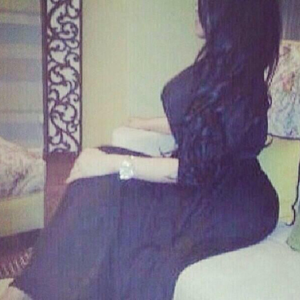 وتَبقّى لِبَعضِ الأماكِنِ ذِكرىٌ , تَهمِسُ لنا بِهدّوء قائِلةٌ : لَقدّ كانُوا هُنا يَوّما ~
