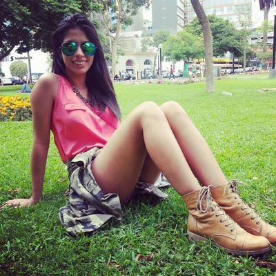 Diseñadora de Moda/ Fashion Designer.