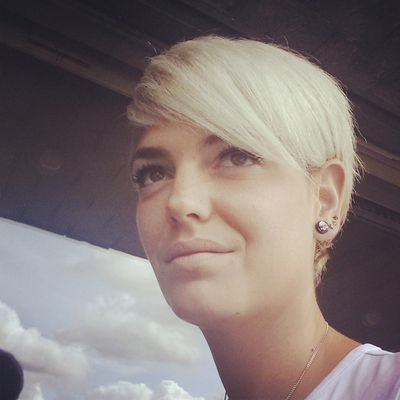 SalonDenice's profile picture. Genieten van de professionaliteit
van een luxe kapsalon, in het comfort van uw eigen woning. Geholpen worden wanneer u wilt, voor een leuke betaalbare prijs.