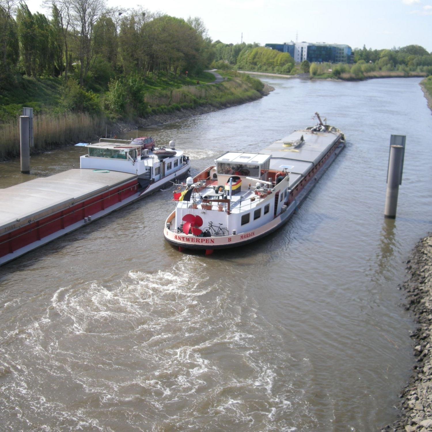 werkt aan het Sigmaplan en de verbetering van de binnenvaart voor de Vlaamse Waterweg nv