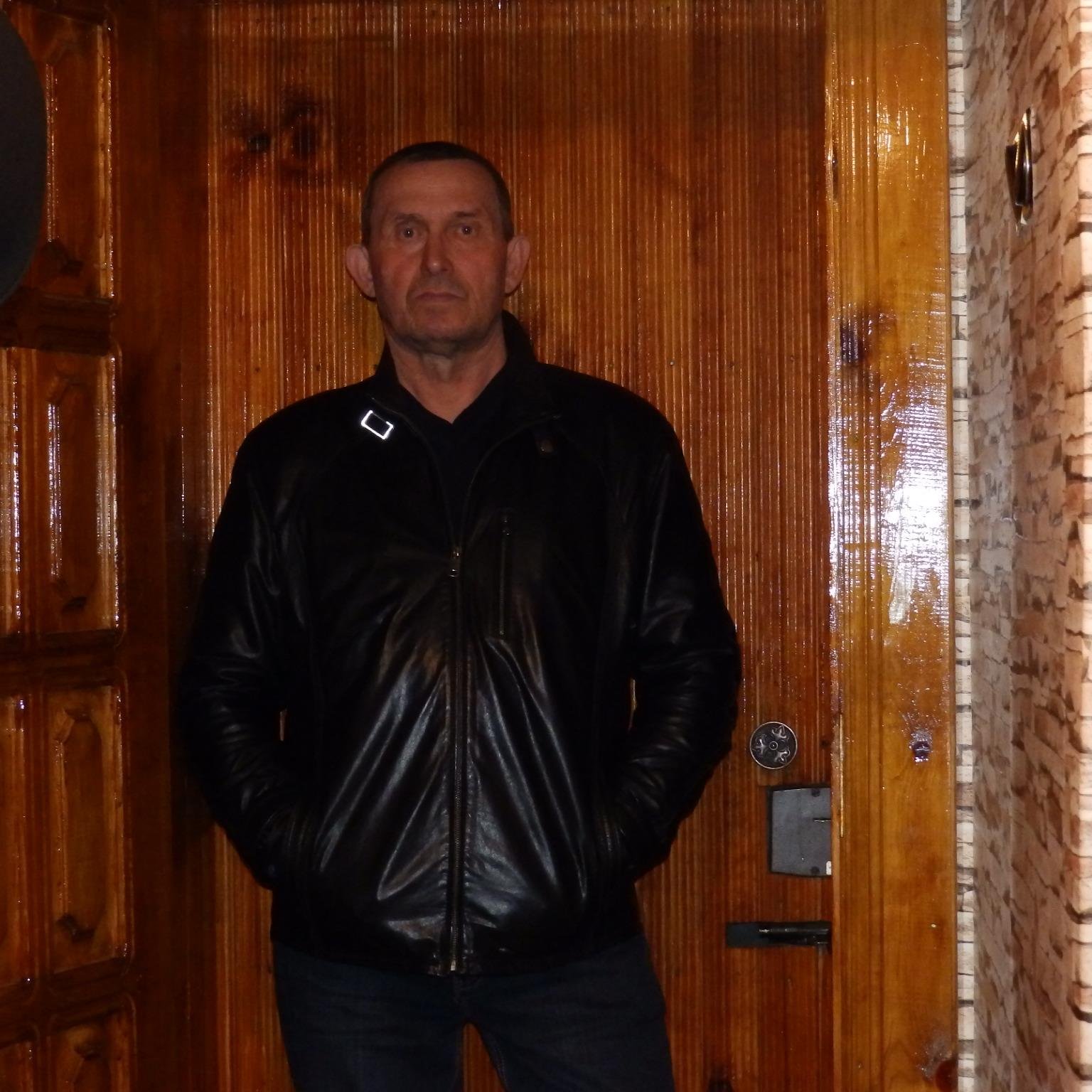 ikarlash's profile picture. 