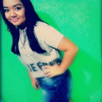 Mas que barbaridade como resumir a minha vida na bio da Twitter tchê?  Snapchat: stefanne156