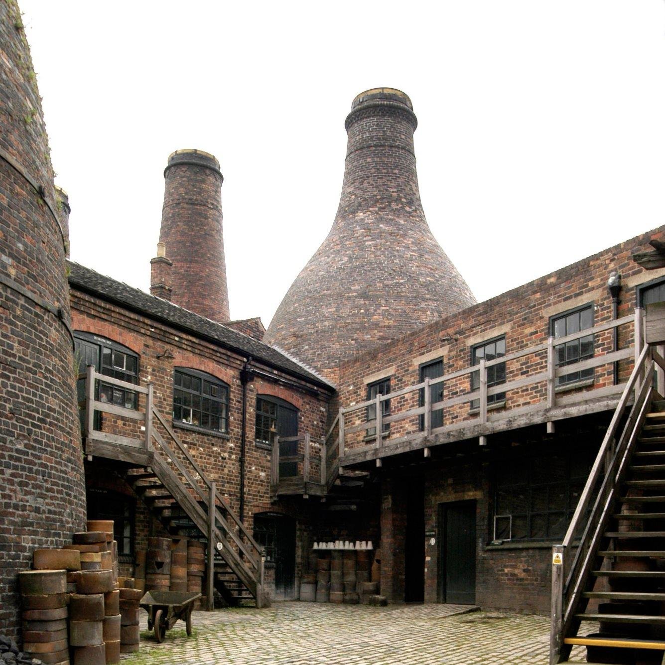 Preserved pottery factory in Stoke-on-Trent, telling the story of the life & work of North Staffordshire potters. Demonstrations of pottery skills, cafe & shop.