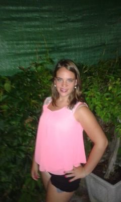 18 añitos . Hay que vivir la vida .