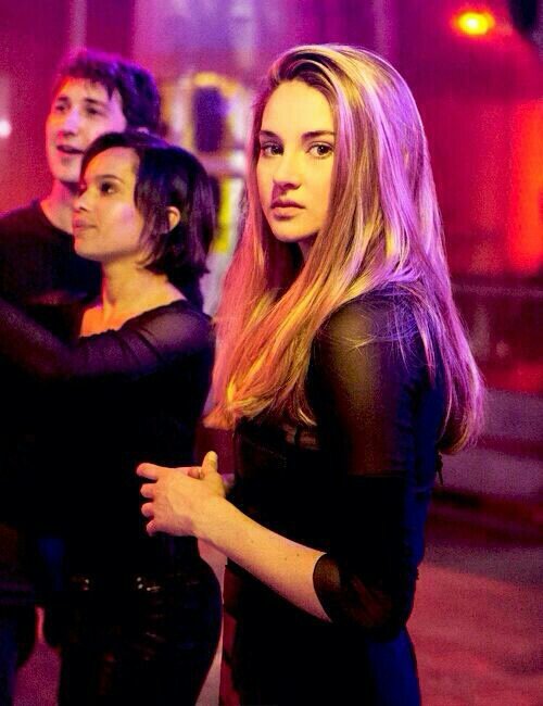 DiscrepantBeau's profile picture. ° Run boy run, they are trying to catch you. ° Fell in love with a man with four fears, guess how many I had? [#Divergent / #FWRPG.]