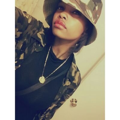 Montreal.514 5/6/2014♡.Grade11 instagram: shyy_xoxx , Snapchat: shyanneboss → My baby; @imtheyoungin ♥