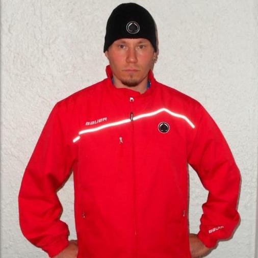 Hockey goalie coach @JunioriAssat #ÄssätB1
http://t.co/E2HFsh2GjW #Juoksu & #Punttisali
Mielipiteet omia!