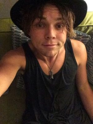 ashmykgdr's profile picture. ♡ zoe ♡ emma ♡