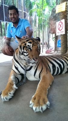 AbduAlahdl's profile picture. اترك في كل طريق تمر به حديثا لطيفا ، ابتسامه صديق ، زهرة بيضاء ، أثرًا جميل ، دع الاماكن تذكرك بخير لو نسوك البشر