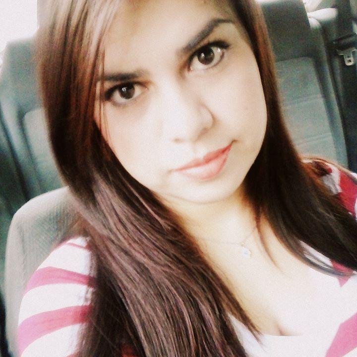 _lucerOB's profile picture. Sonreir es una terapia muy importante en la vida!!! Practicalo...  there is nothing better to smile and be happy :D