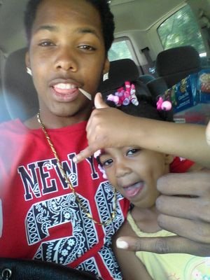 Im a rapper ive been rapping since the age 14, I can also sing 
im 6'0 im smoov, laid back nd Im just tryna get signed