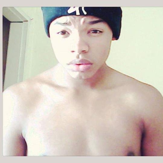 RAP MY LIFE ♥ FUCK BITCHES ÍDolo - Christhoper maurice Brown ♥ https://t.co/7xV83x94Yx