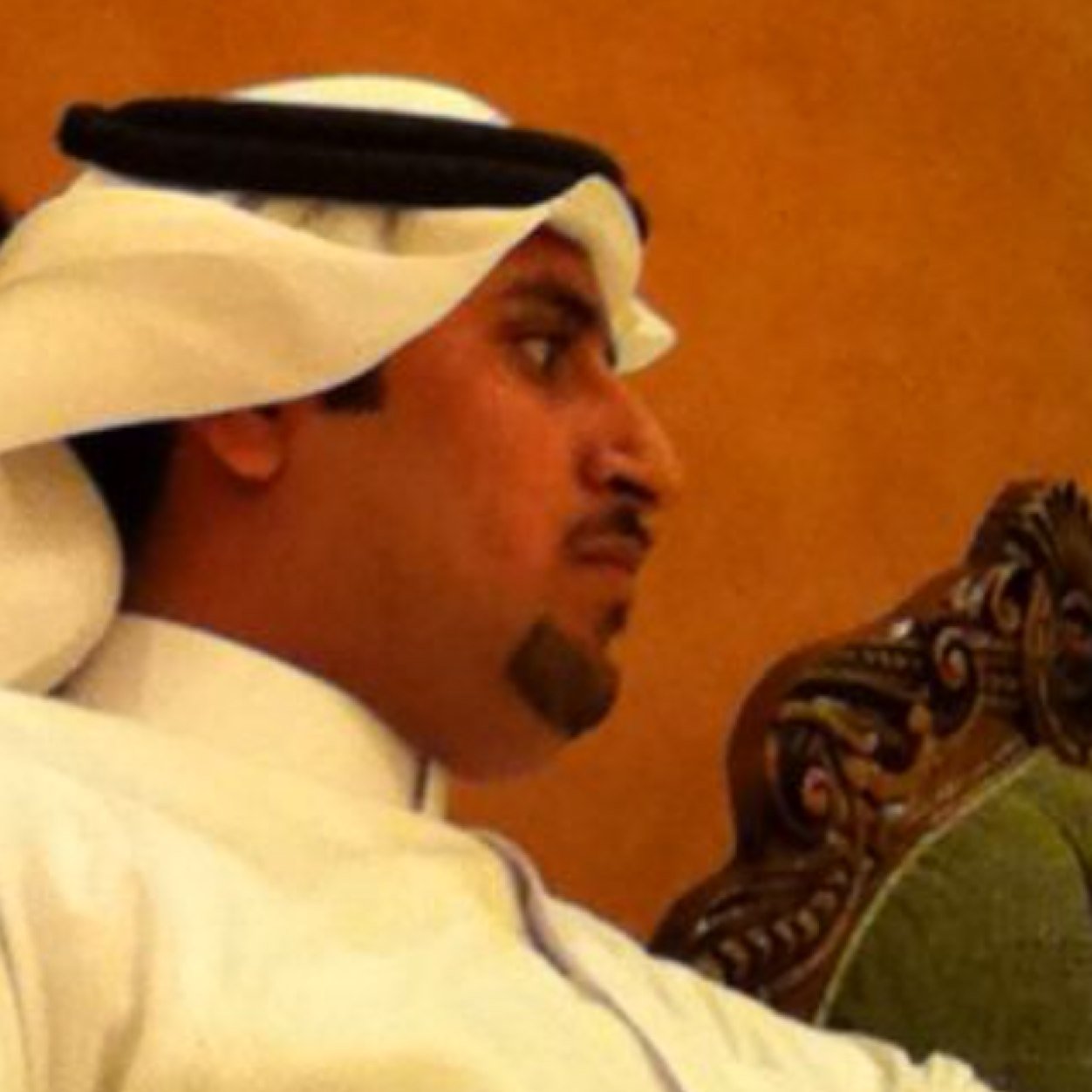 منشد ومتذوق للشعر