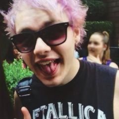 I post layouts of bands (mostly 5sos), if you want anyone/any band other than I posted→message me!  requests are open!