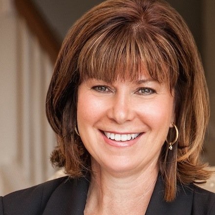 Deb Malone is an Educational Consultant helping families and students with the college search and admissions process
Define. Prepare. Connect. Achieve.