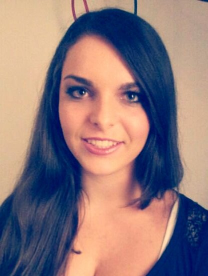 ƒσℓℓσω me i follow back :) 
I'm in a Twitter-marriage  with @Smeetyy