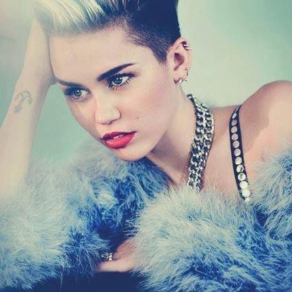 En este twitter encontraras información de Miley Cyrus... Gracias por seguirnos, ¡espero la pases bien smiler... ¡Gracias! «3