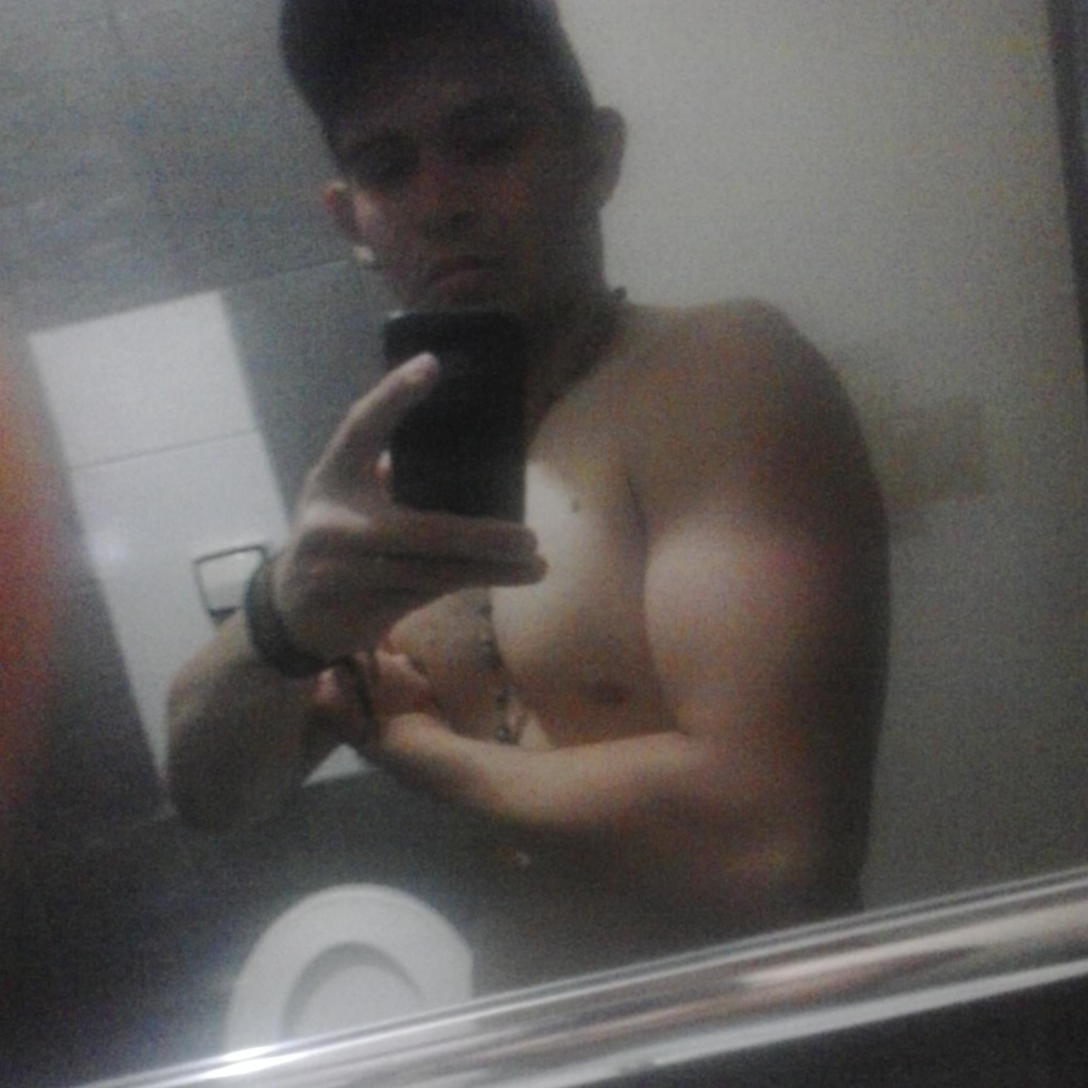 sou dj moro no bairro panorama gosto de fazer amizades