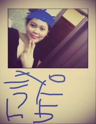 q_jully's profile picture. 