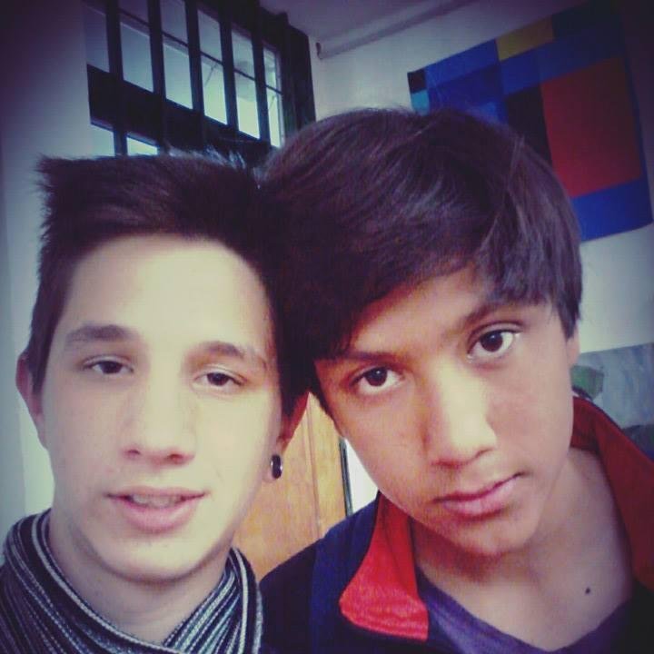 Me gusta el electro, dubstep, las chicas copadas, la joda , el rock y juego RUGBY ♥ ~CONAS~