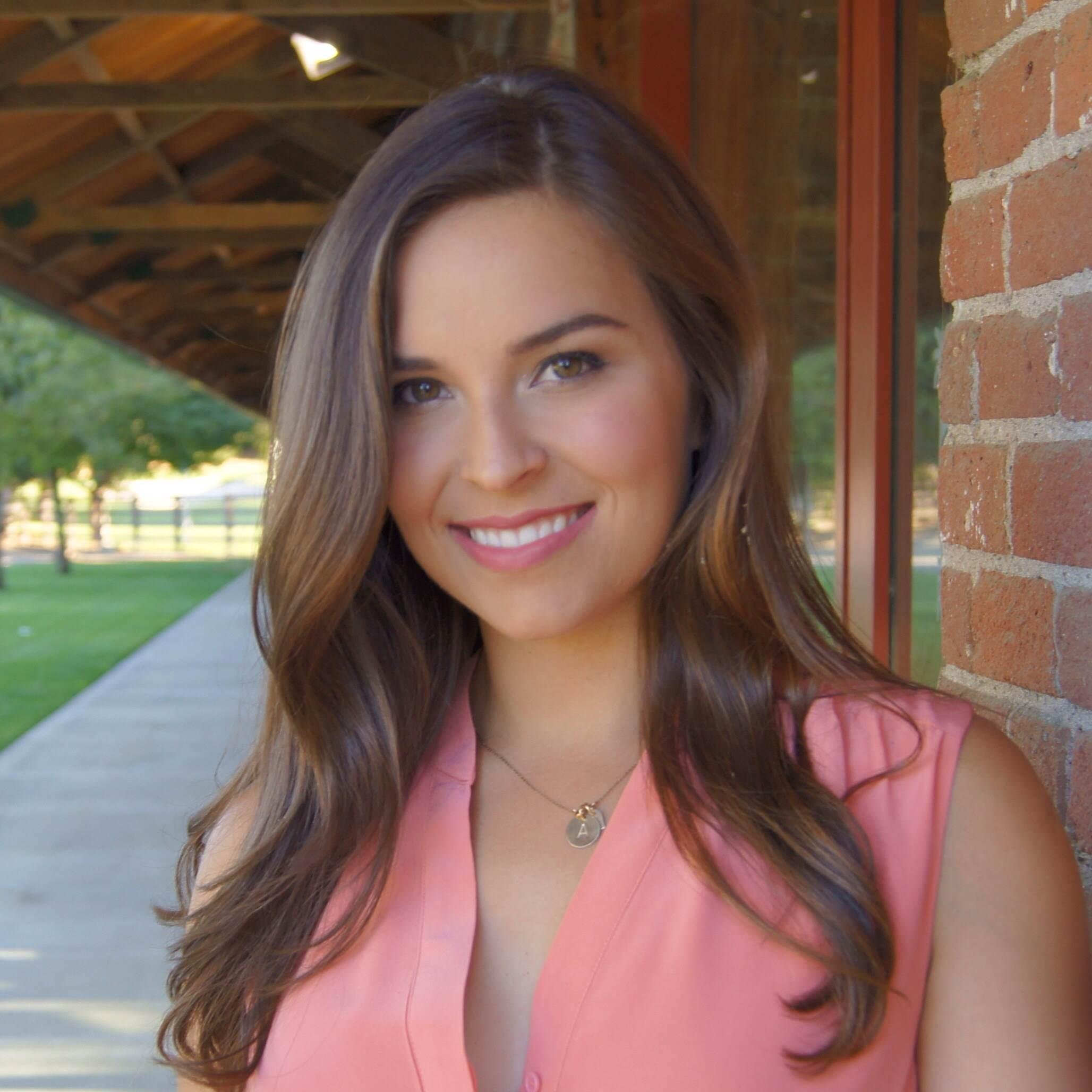 @Stanford Grad. Consultant @caimanconsult for @eBay. Empowering organizations through social interactions.
