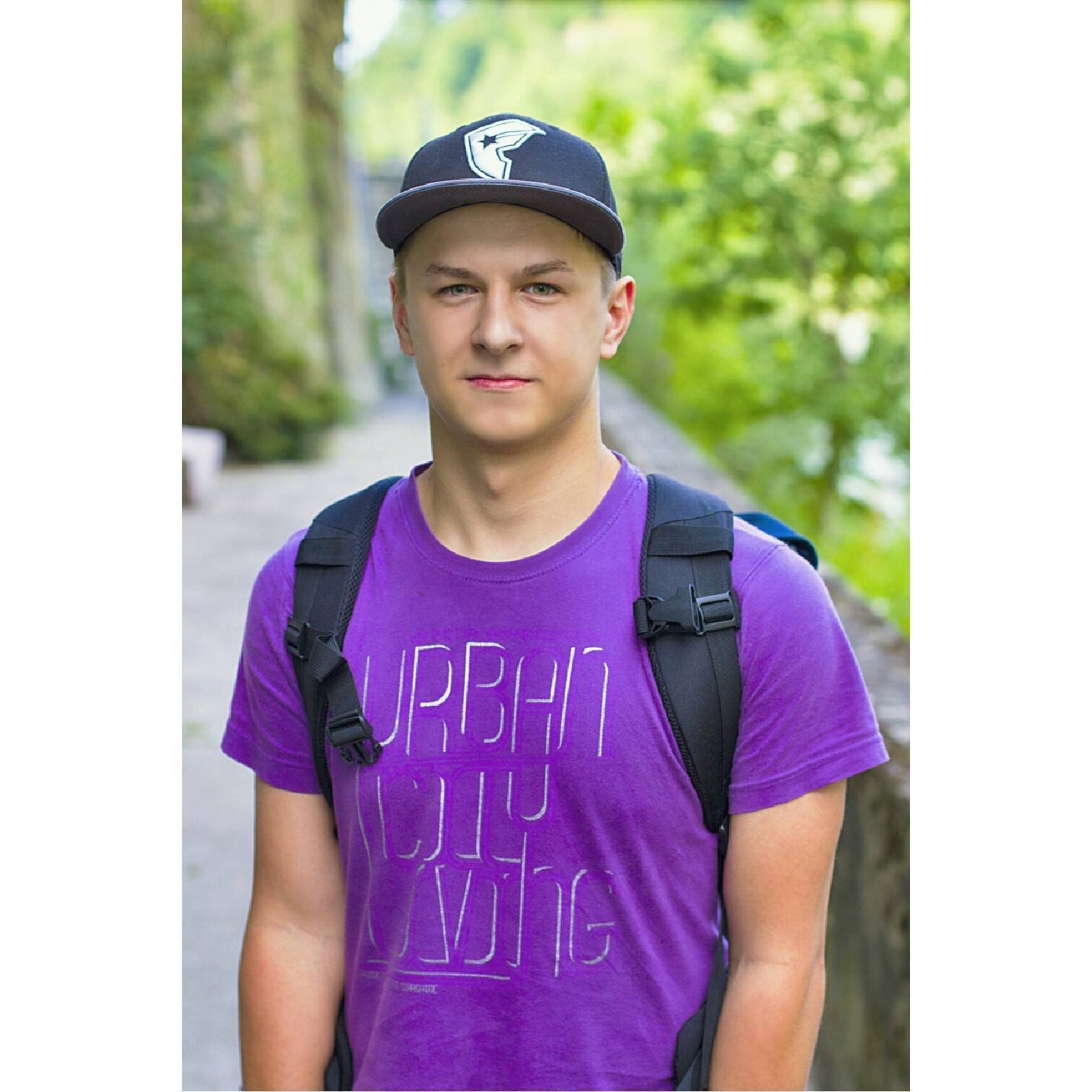 Hi my name is Vitali Loboda and im a photographer.. From Germany :)
