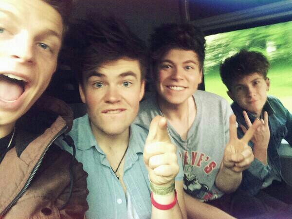 hey just four girls fangirling and imagining about @CanarySwing xxx