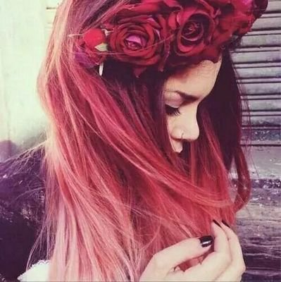 Altro che farfalle nello stomaco,qui si tratta di dinosauri. Ӝ