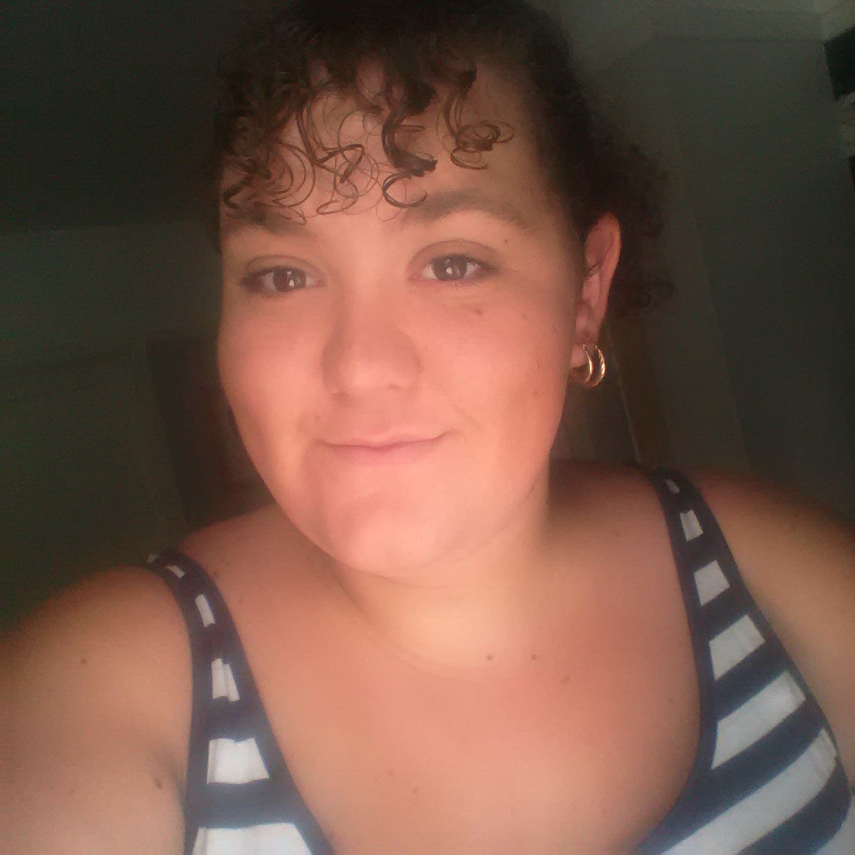 Funny. Bubbly. Talkative. New to this Twitter lark. Follow :)
