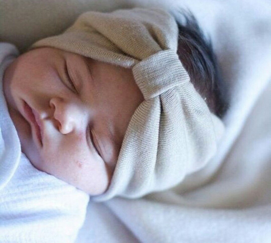 Ahooooood121's profile picture. . يؤلمني أن تفهمني بطريقة خاطئة في لحظة أجتهد فيها لإسعادك .