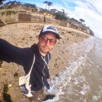 || Guitar Player || Motion Designer || ϟGamerϟ || Japan Lover || Melon Fucker ||