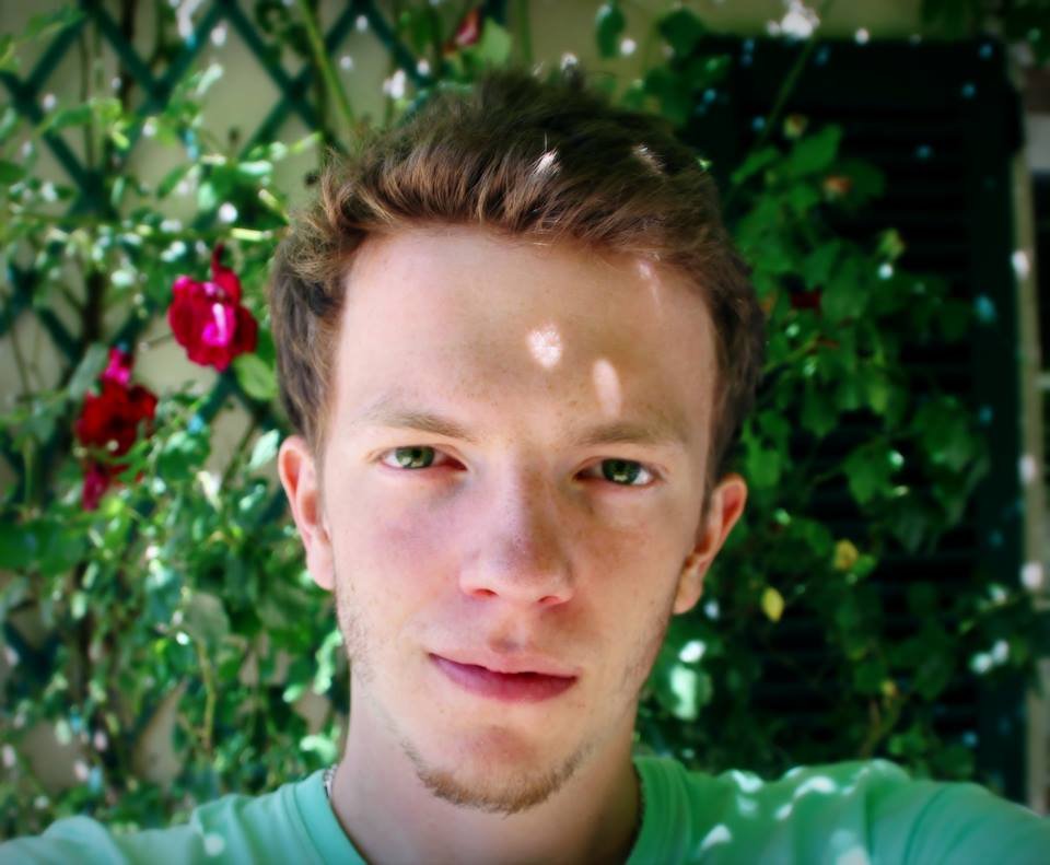Community Manager | LoL Player (Jungler)  | Grand fan de #Warwick #LeagueOfLegends