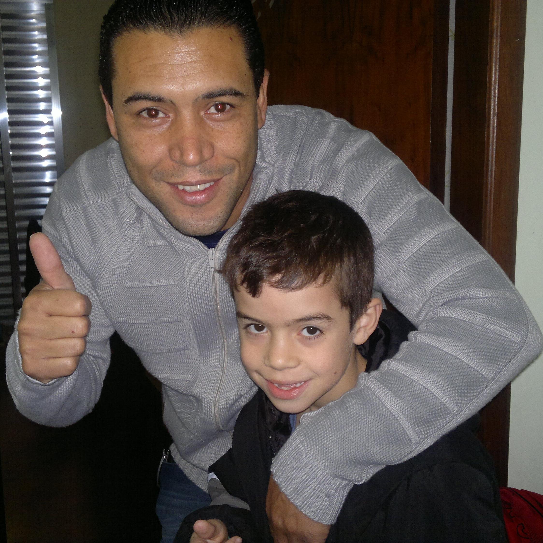 Sou instalador de Alarmes e CFTV Sou Casado com a Araceli e Tenho 2 Filhos o Eduardo e Rafaela, e amamos o Palmeiras.
