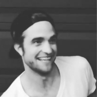 “Eu vejo o amor como uma evolução de uma amizade verdadeira.” - Robert Pattison