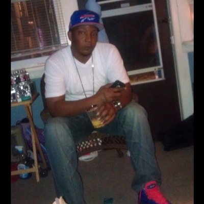 denniserobinso5's profile picture. 