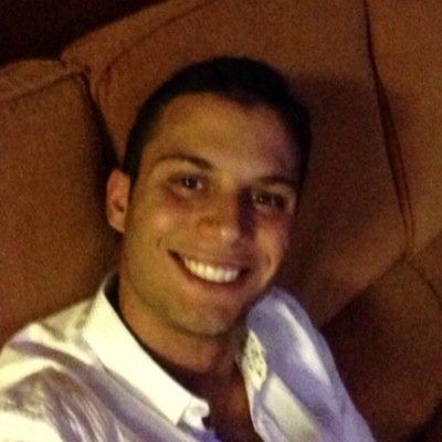 leopagone's profile picture. Sólo soy un trotamundos, un hombre ordinario viviendo una vida extra-ordinaria. Como lo hago? Trabajando en ese EXTRA cada día.